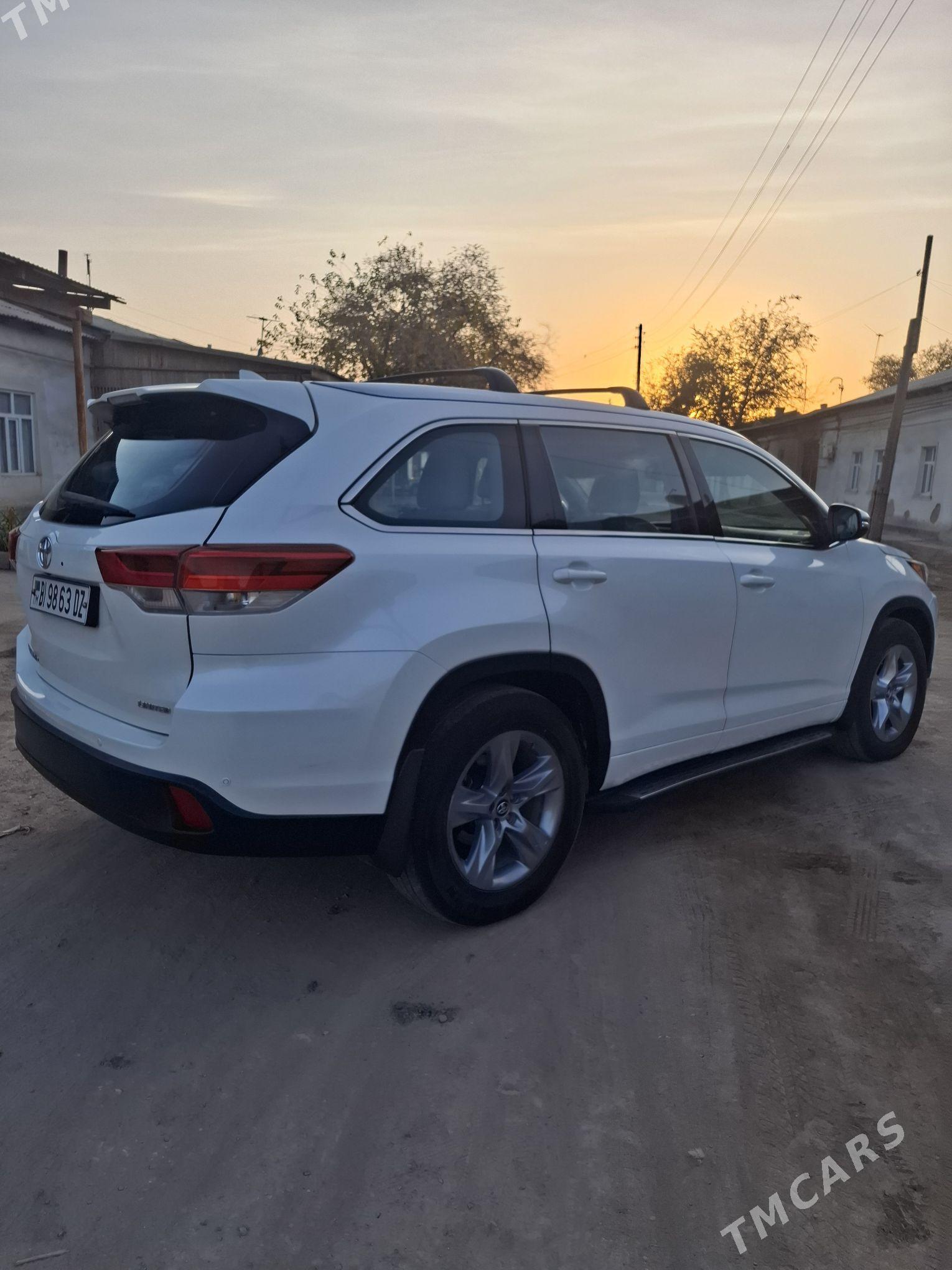 Toyota Highlander 2016 - 400 000 TMT - Кёнеургенч - img 4