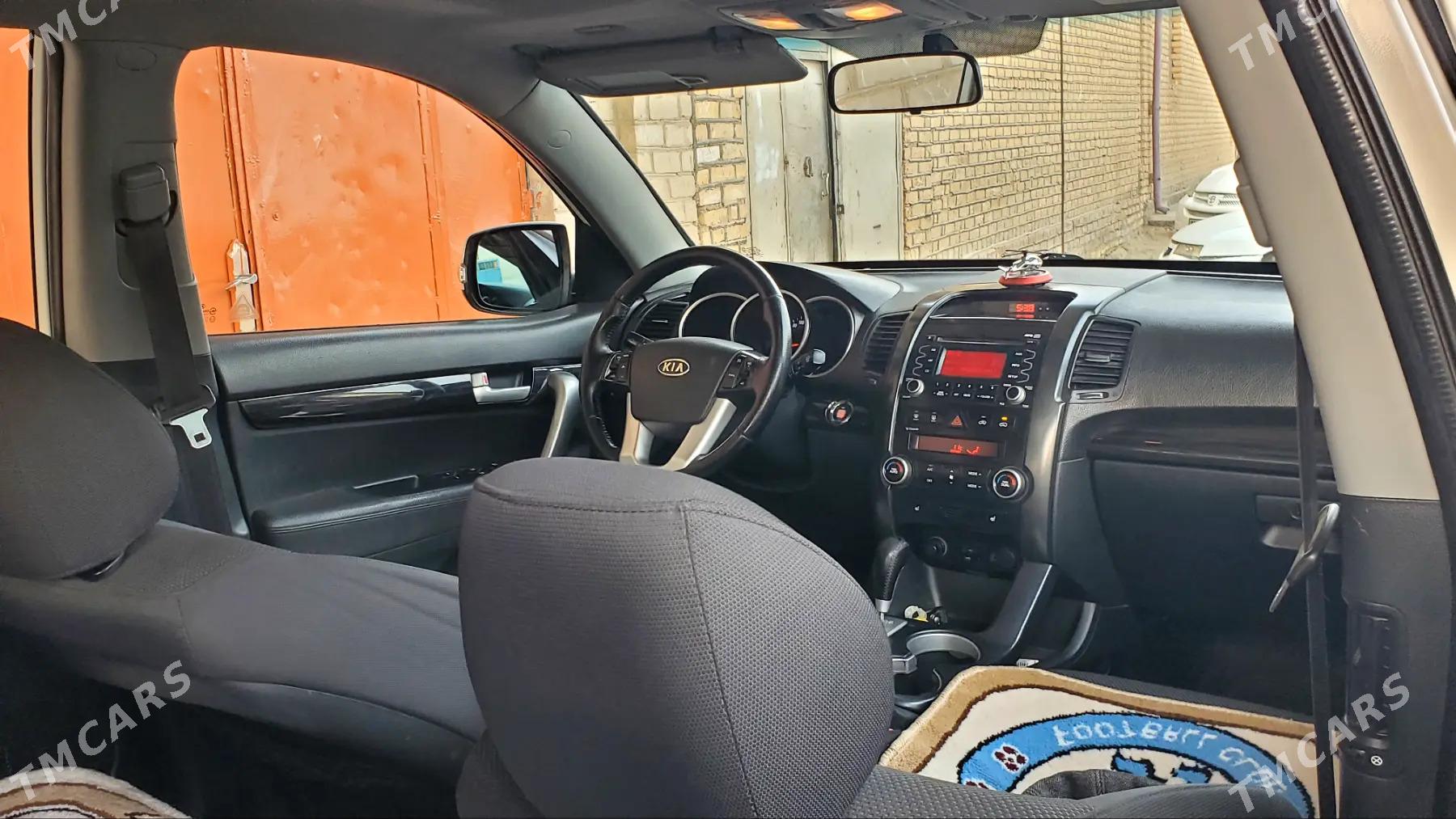 Kia Sorento 2011 - 190 000 TMT - Дашогуз - img 4