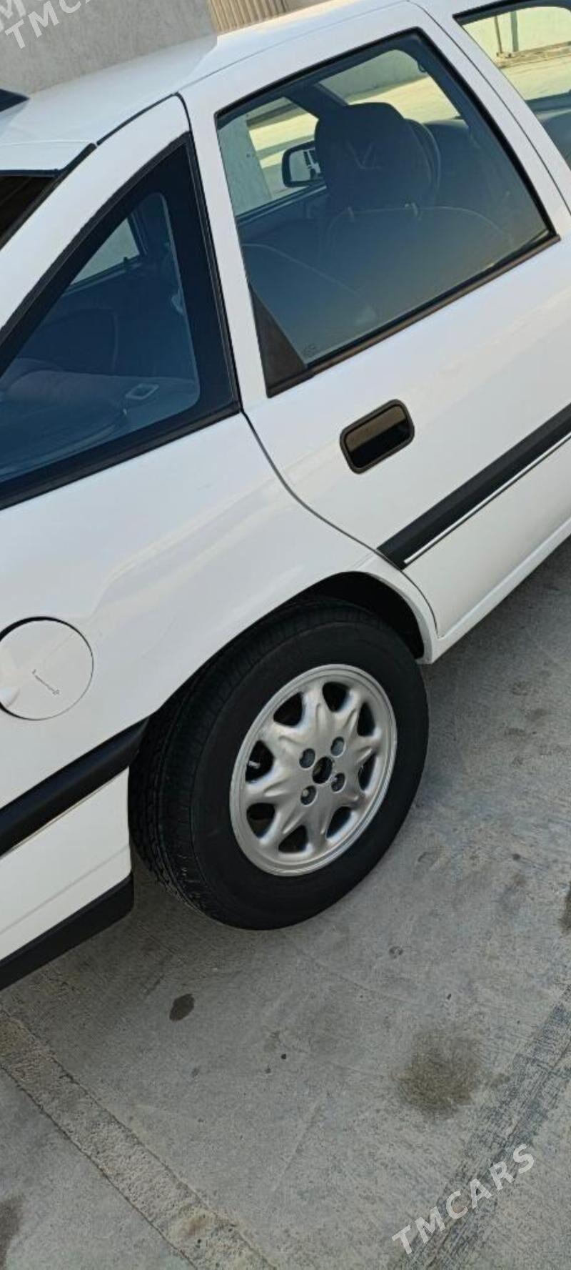 Opel Vectra 1991 - 47 000 TMT - Tejen - img 2