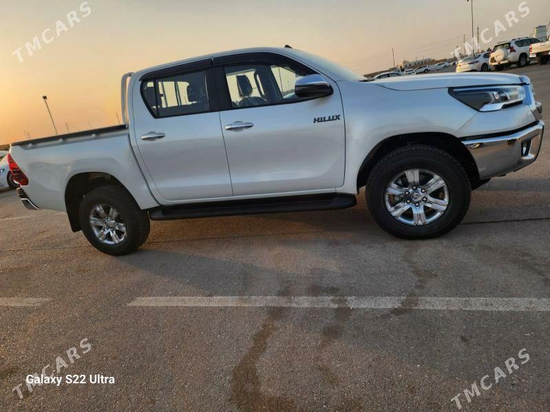 Toyota Hilux 2025 - 666 000 TMT - Ашхабад - img 5