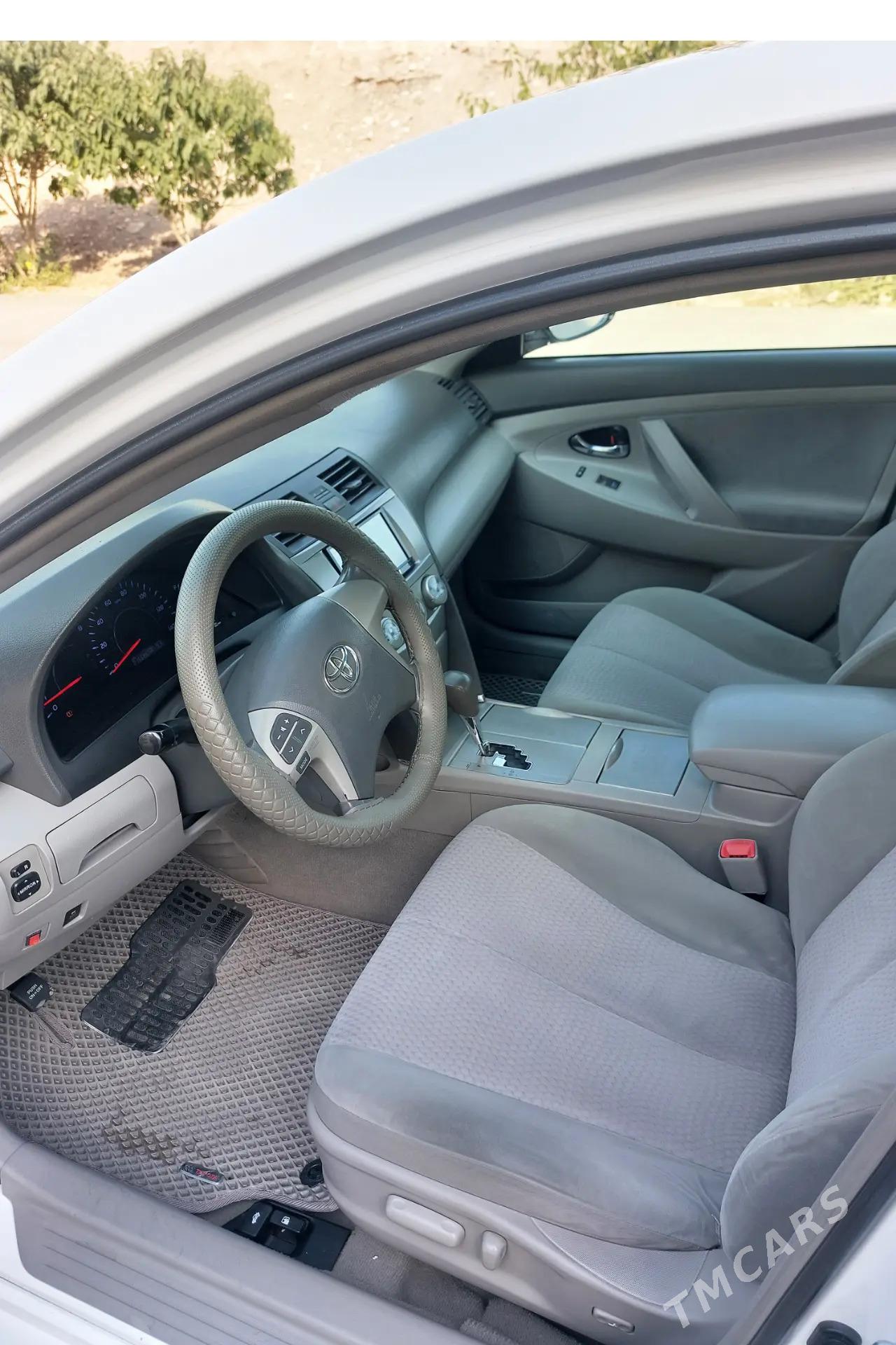 Toyota Camry 2010 - 197 000 TMT - Büzmeýin - img 9