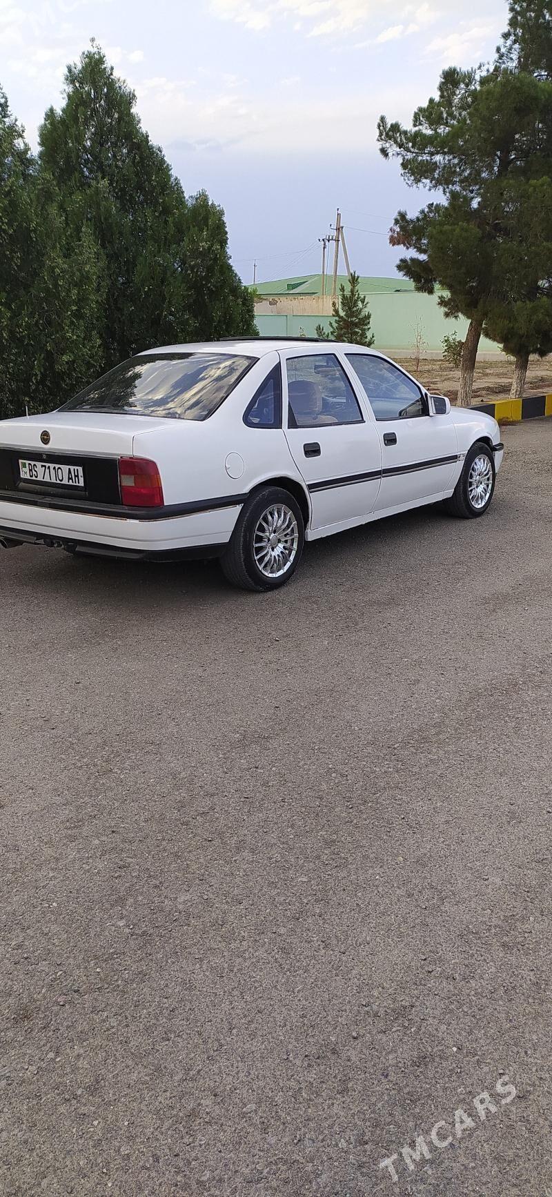 Opel Vectra 1991 - 32 000 TMT - Bäherden - img 3