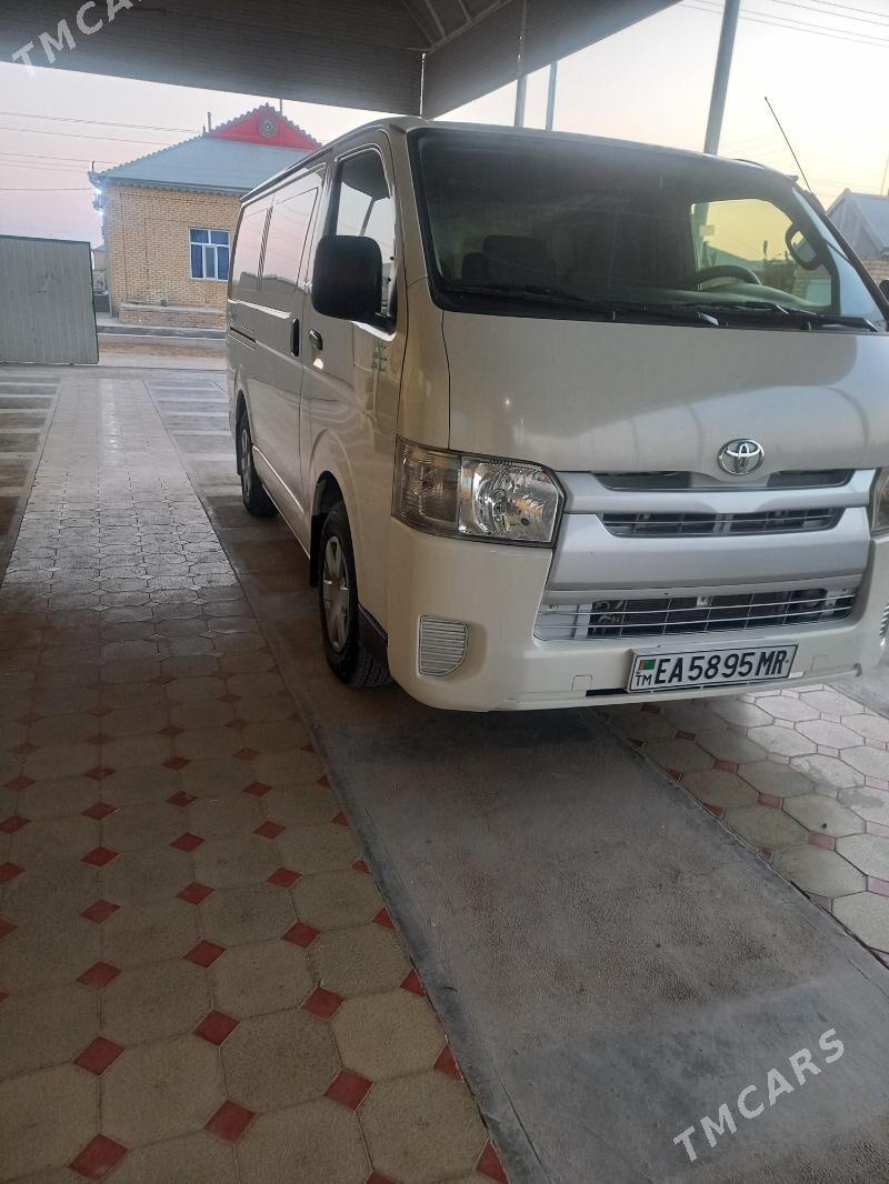 Toyota Hiace 2017 - 370 000 TMT - Мары - img 2