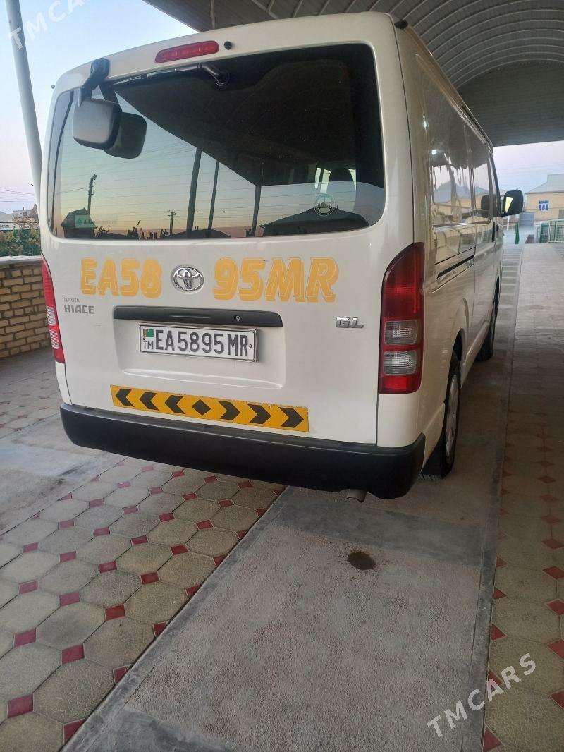 Toyota Hiace 2017 - 370 000 TMT - Мары - img 4
