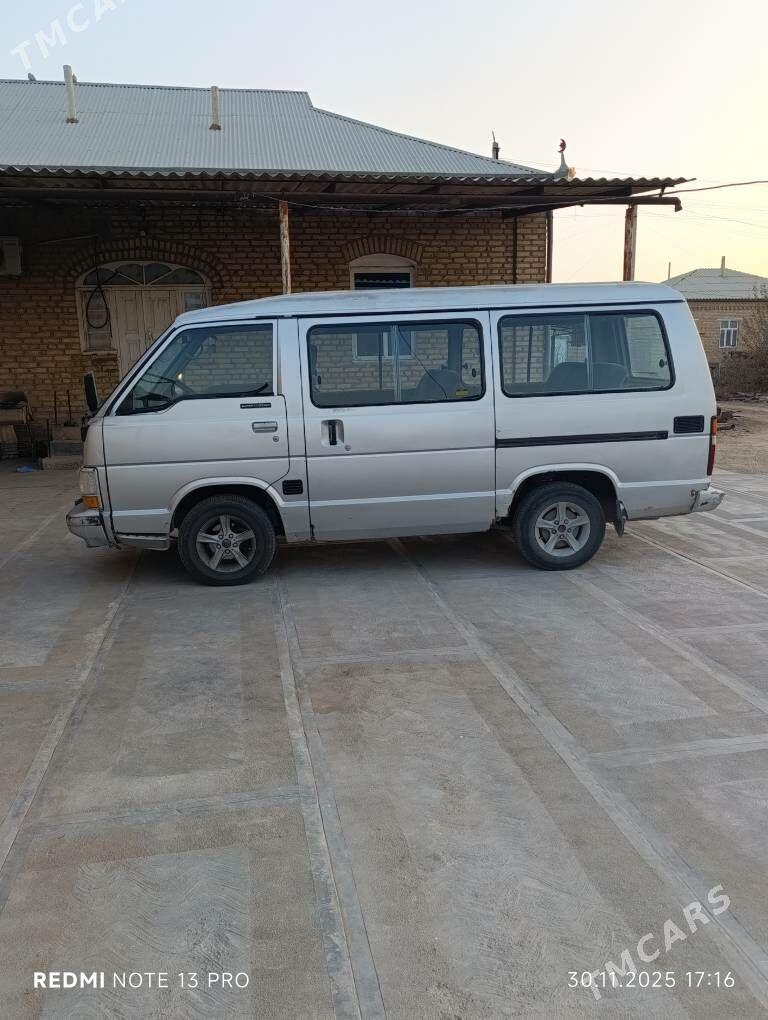 Toyota Hiace 1992 - 52 000 TMT - Мургап - img 4