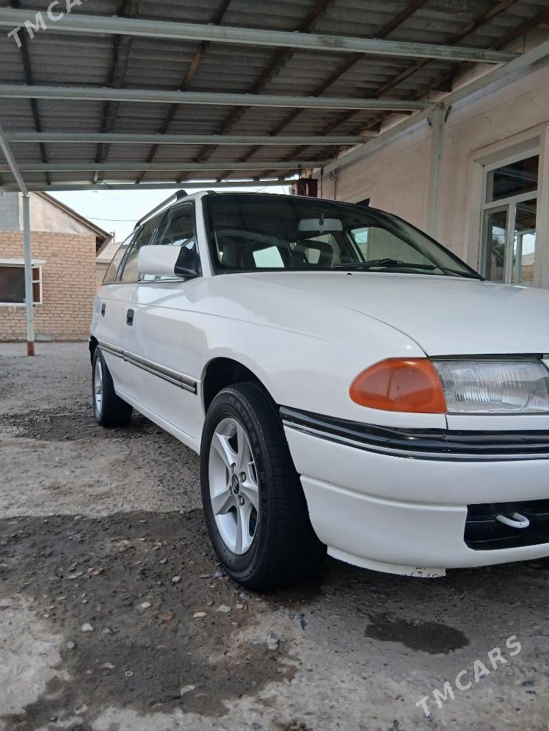 Opel Astra 1993 - 43 000 TMT - Мары - img 1
