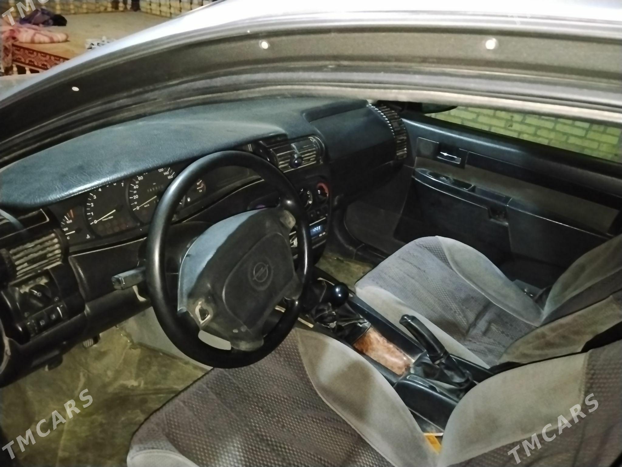 Opel Omega 1995 - 45 000 TMT - Саят - img 1