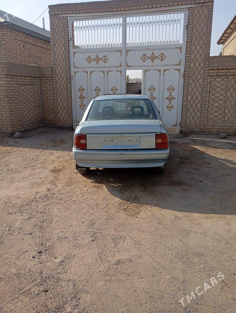 Opel Vectra 1990 - 23 000 TMT - Mary - img 6