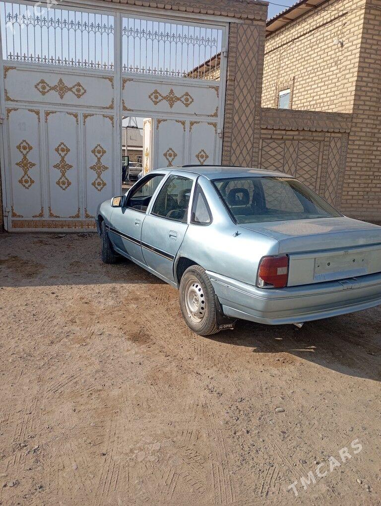 Opel Vectra 1990 - 23 000 TMT - Mary - img 5