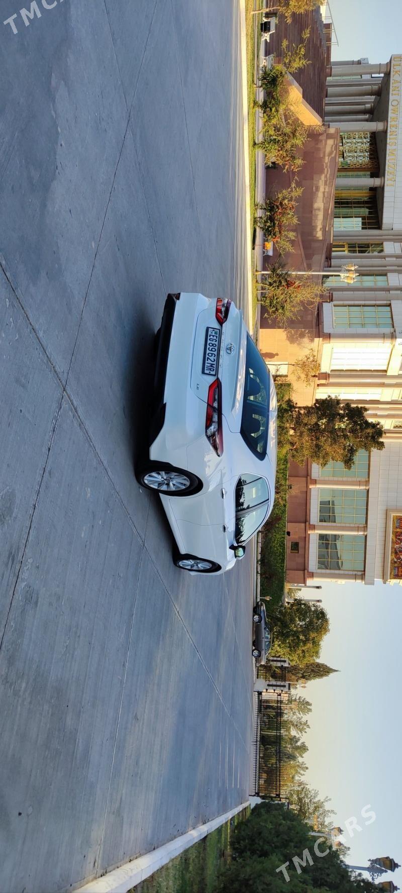 Toyota Camry 2021 - 350 000 TMT - Мары - img 4