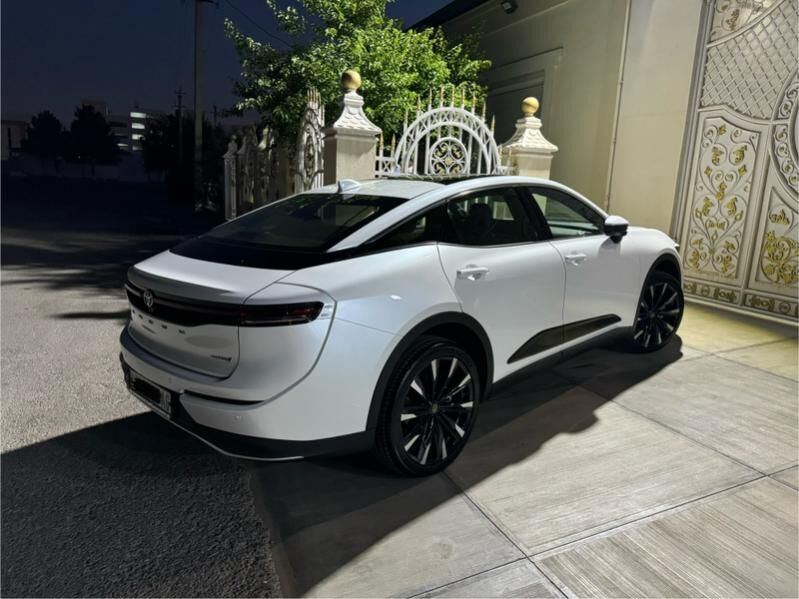 Toyota Crown 2023 - 695 000 TMT - Ашхабад - img 4