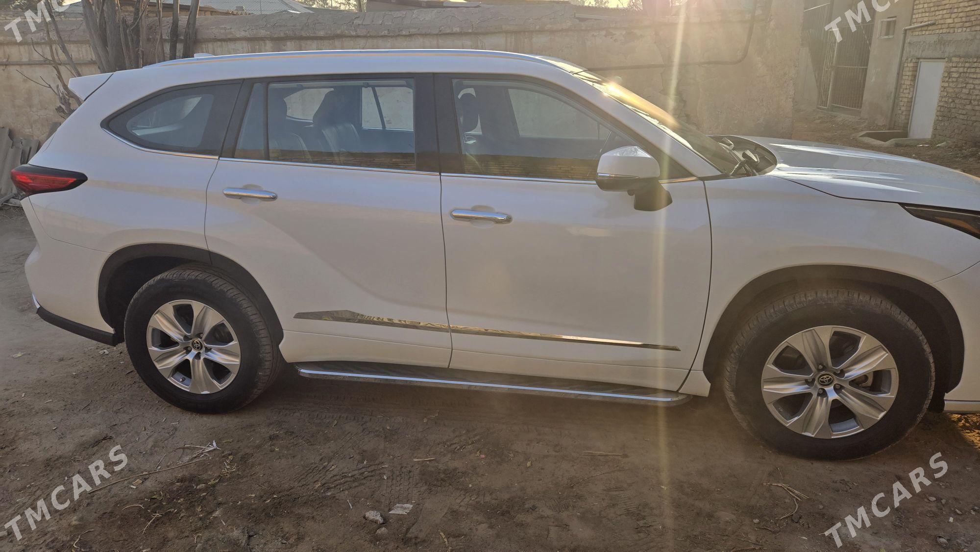 Toyota Highlander 2021 - 600 000 TMT - Гарабекевюл - img 4