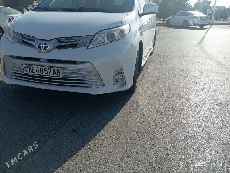 Toyota Sienna 2019 - 440 000 TMT - Ак-Бугдайский этрап - img 5