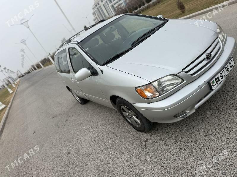 Toyota Sienna 2002 - 130 000 TMT - Дашогуз - img 4