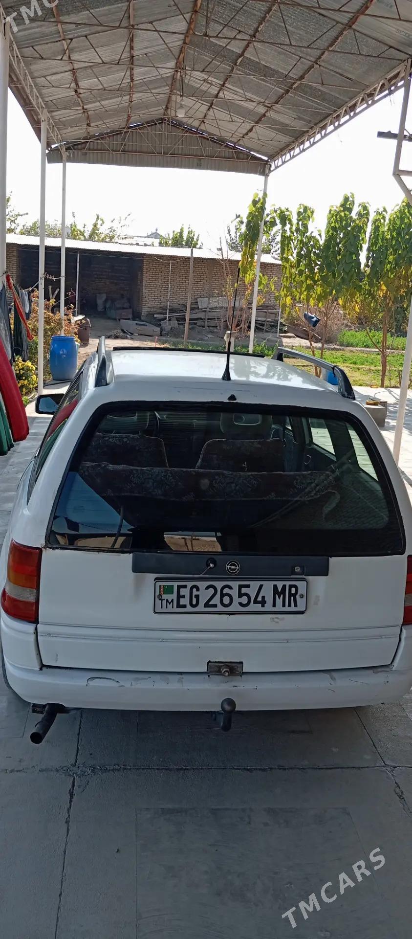 Opel Astra 1992 - 27 000 TMT - Мургап - img 3