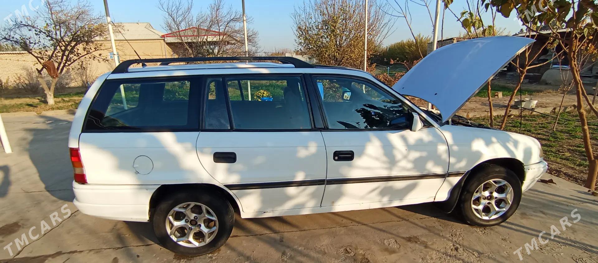 Opel Astra 1992 - 27 000 TMT - Мургап - img 5