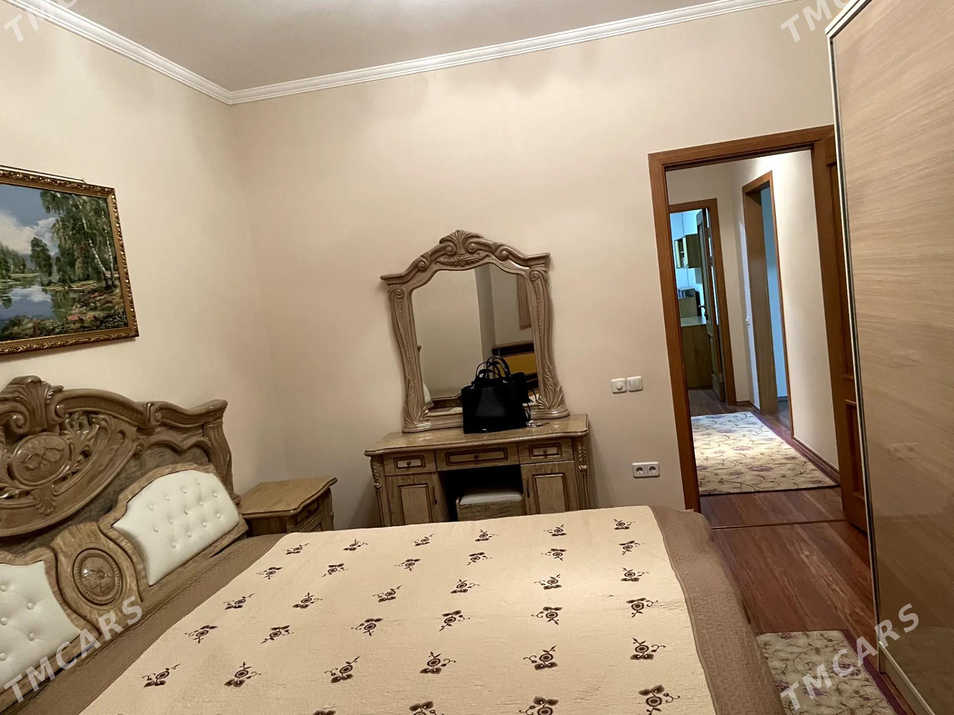 MIR-4, 3-KOMNAT. KWARTIRA  - Parahat 4 - img 2