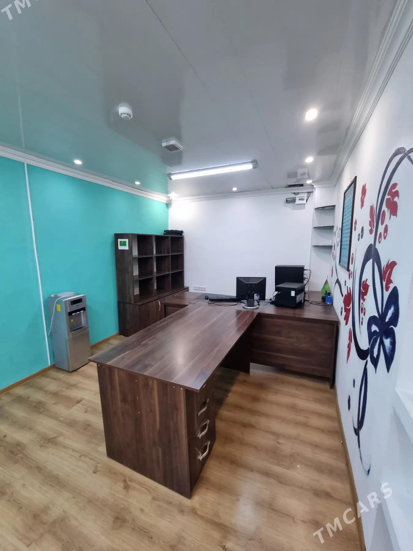 Аренда Офиса в Уневирмаге 30м2 - Aşgabat - img 2