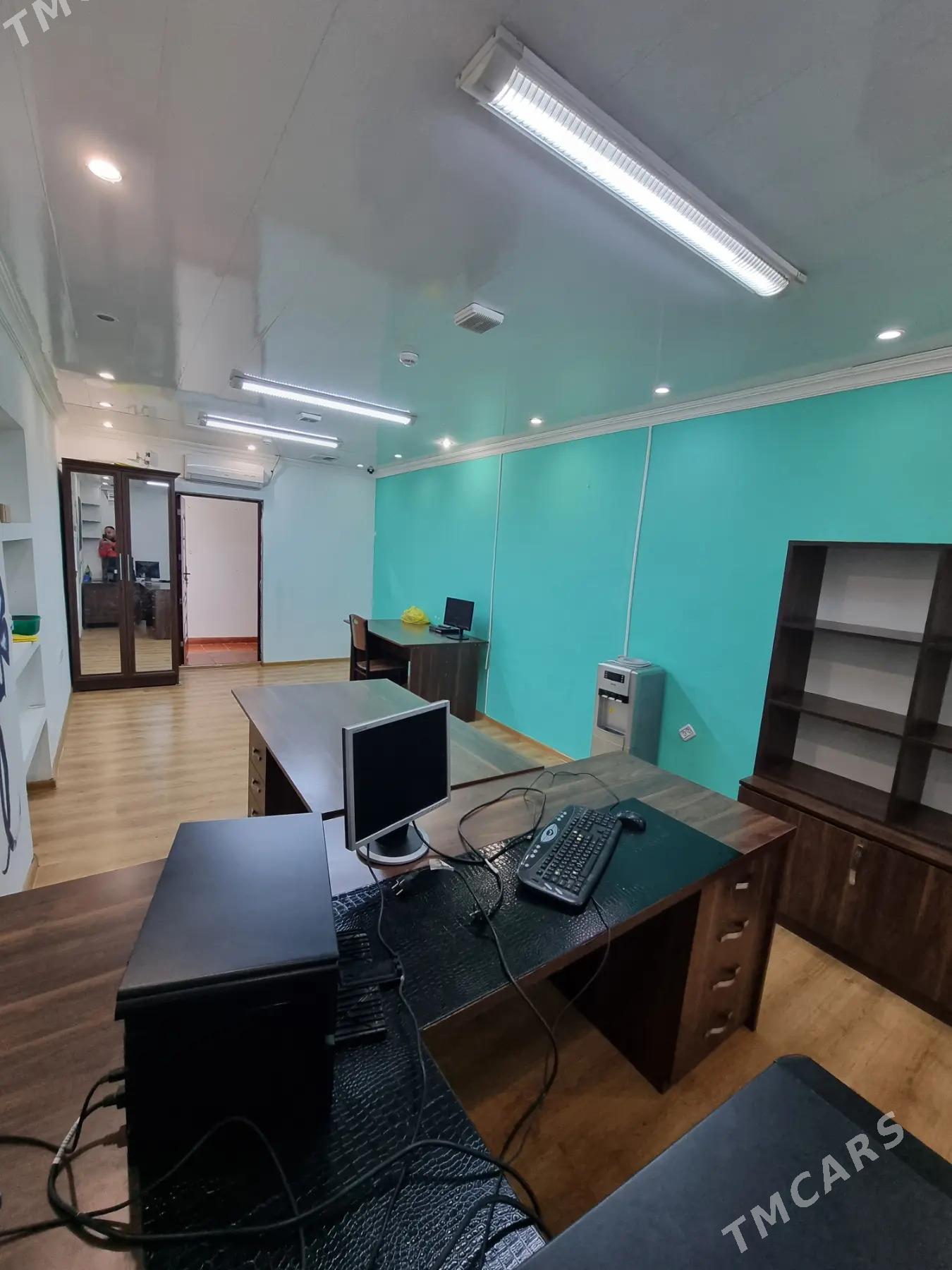 Аренда Офиса в Уневирмаге 30м2 - Aşgabat - img 3