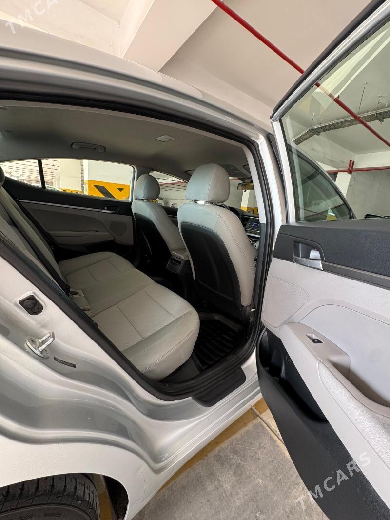 Hyundai Elantra 2017 - 190 000 TMT - Ашхабад - img 4