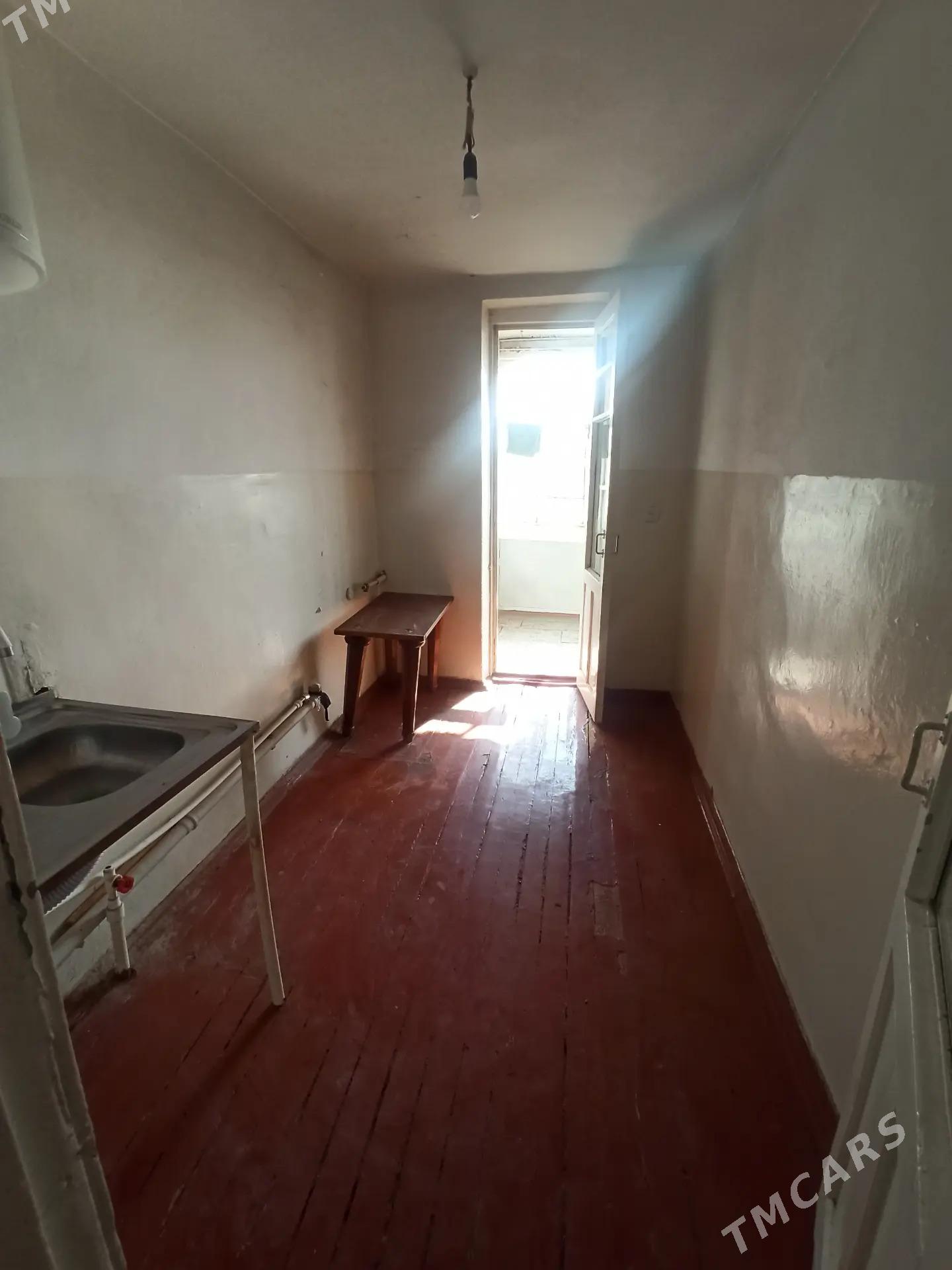 Kerpiçka 3etaj 4kom 1-mikr. - Мары - img 7