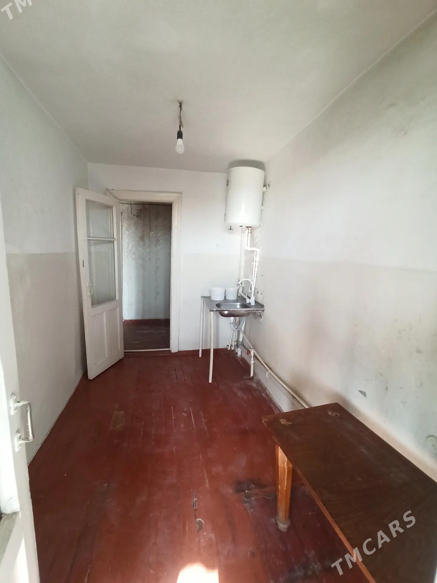 Kerpiçka 3etaj 4kom 1-mikr. - Мары - img 4