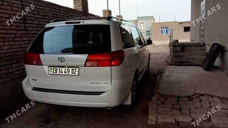 Toyota Sienna 2003 - 250 000 TMT - Дашогуз - img 2