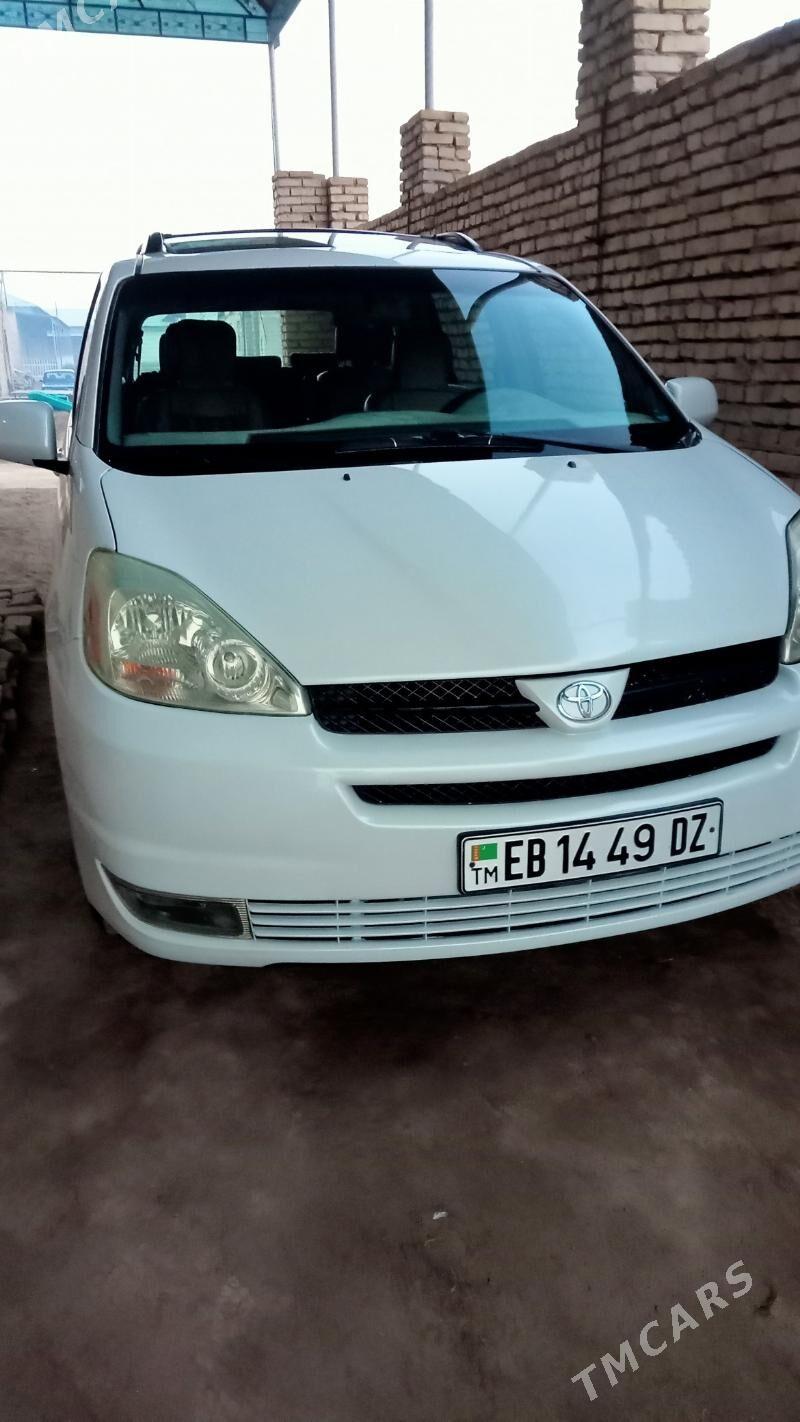Toyota Sienna 2003 - 250 000 TMT - Дашогуз - img 3