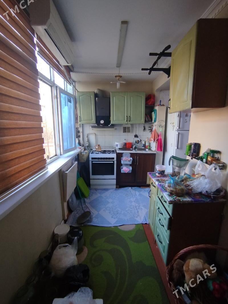 сроч 9 мкр 3/1 этаж 3 ком - 9 mkr - img 9