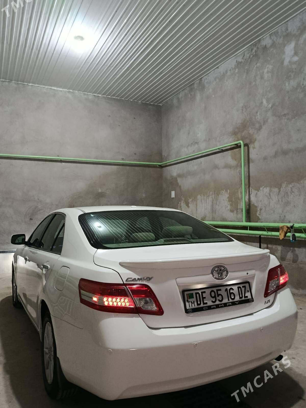 Toyota Camry 2011 - 225 000 TMT - Gubadag - img 4