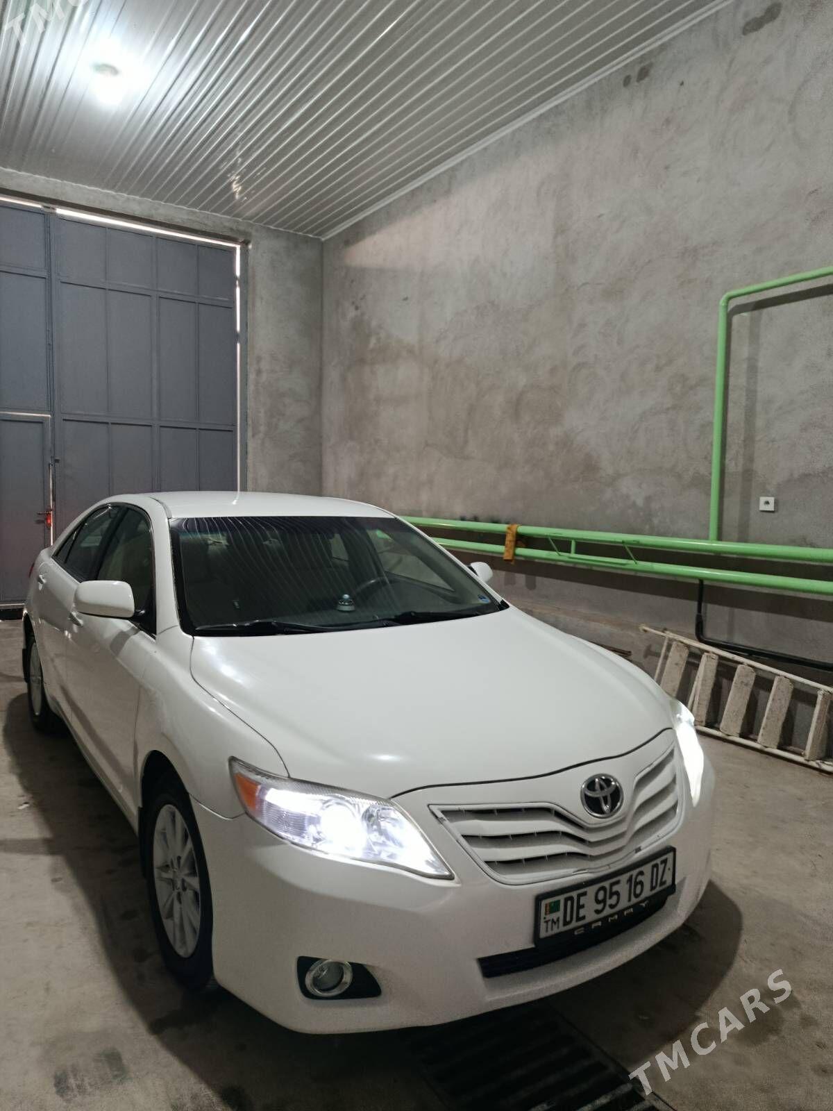 Toyota Camry 2011 - 225 000 TMT - Gubadag - img 2