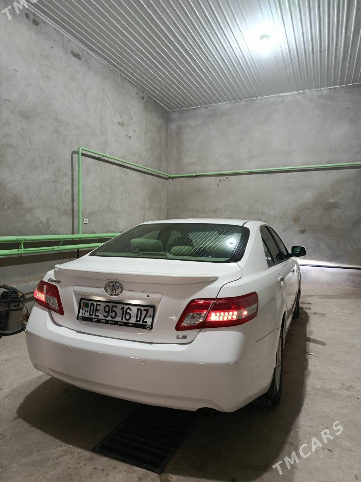 Toyota Camry 2011 - 225 000 TMT - Gubadag - img 3