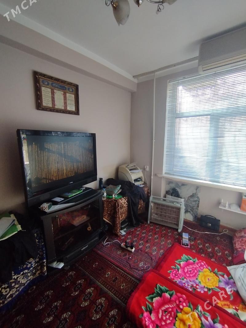 сроч 9 мкр 3/1 этаж 3 ком - 9 мкр - img 3