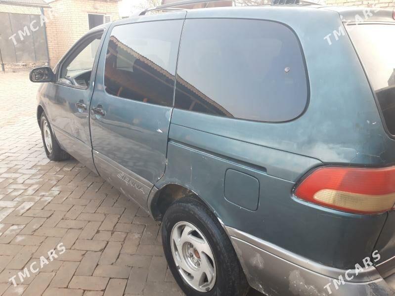 Toyota Sienna 2001 - 145 000 TMT - Türkmenabat - img 9