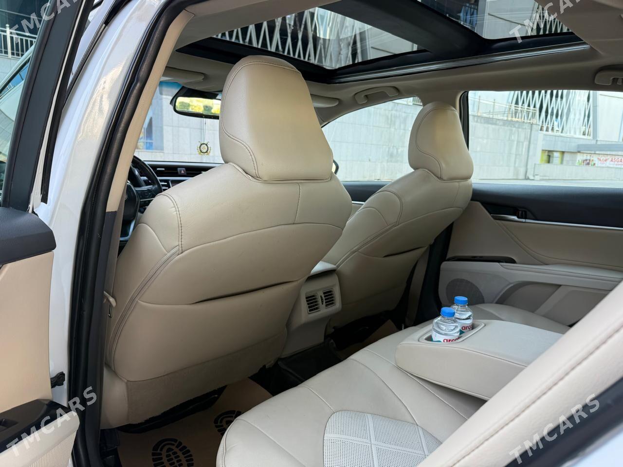 Toyota Camry 2019 - 343 000 TMT - Кëши - img 4