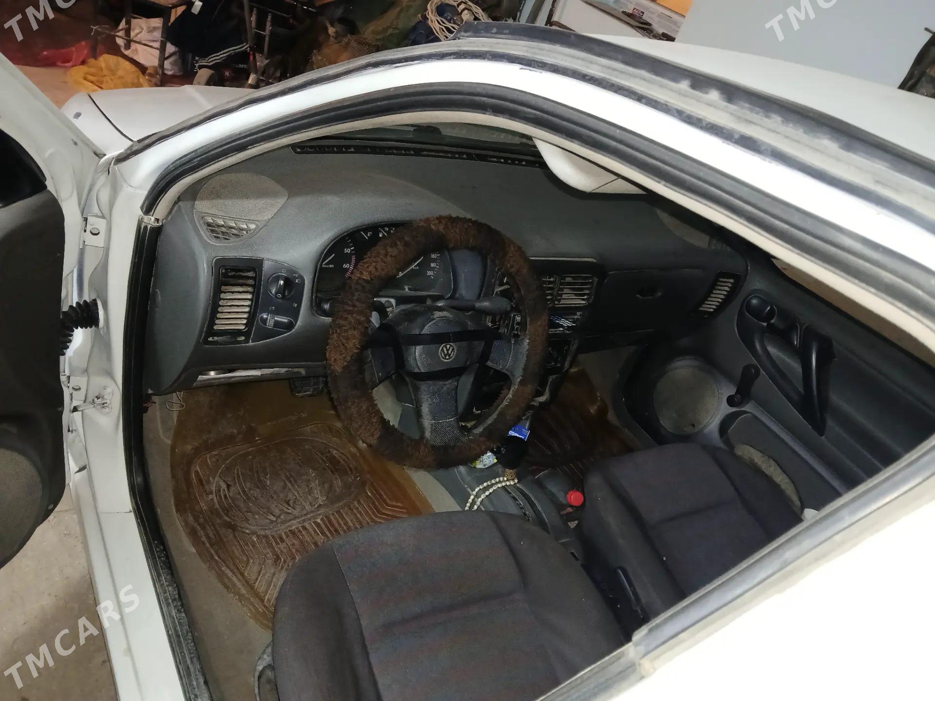 Volkswagen Polo 2000 - 30 000 TMT - Дашогуз - img 1