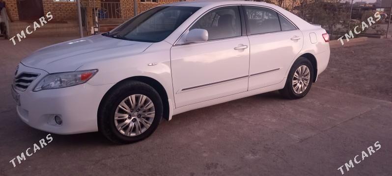 Toyota Camry 2010 - 145 000 TMT - Бабадайхан - img 3
