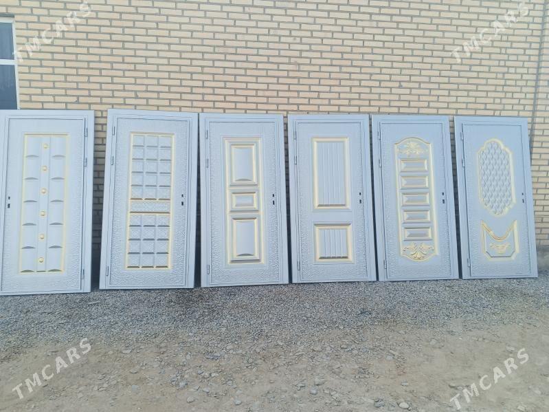 demir gapylar - Aşgabat - img 1