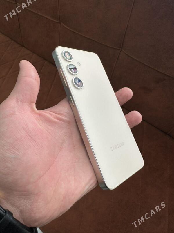 Samsung S24 - Mary - img 3