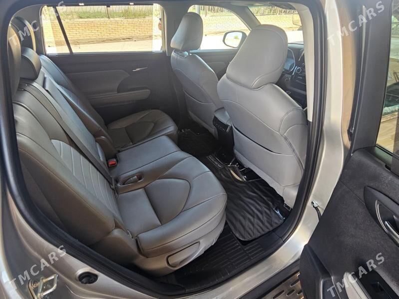 Toyota Highlander 2021 - 531 000 TMT - Baýramaly - img 10
