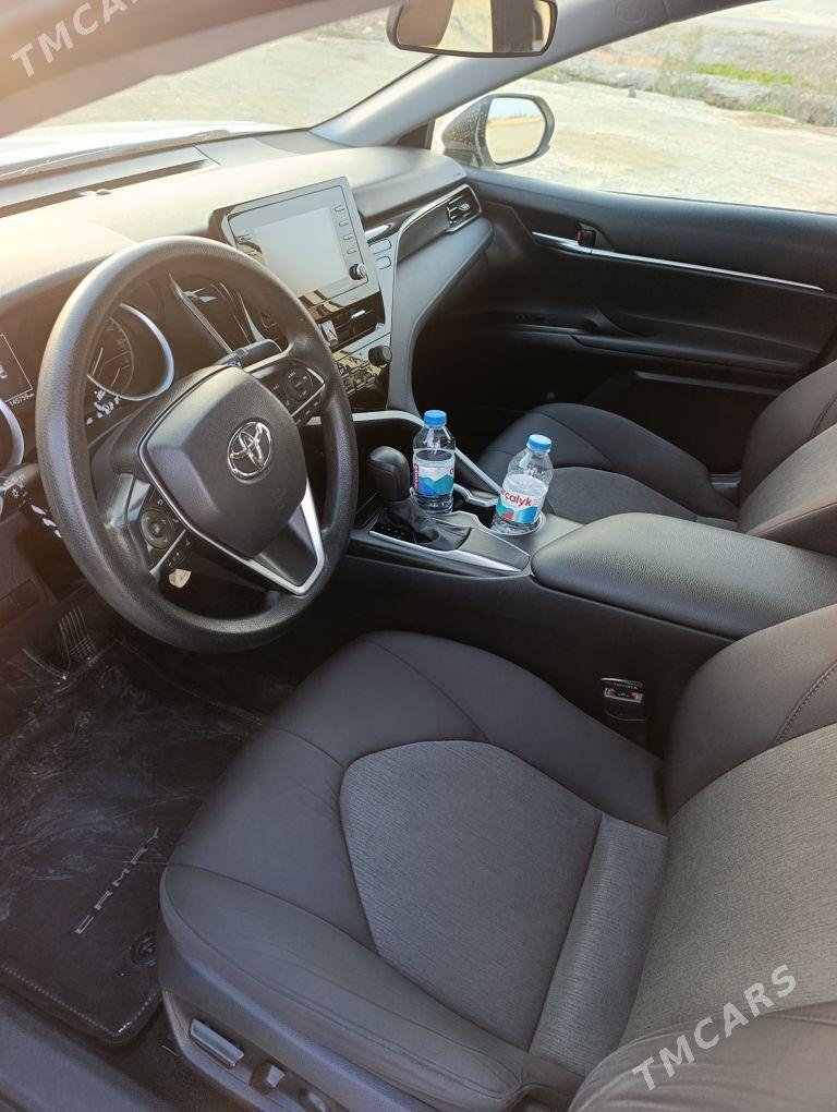 Toyota Camry 2022 - 350 000 TMT - Бахарден - img 5