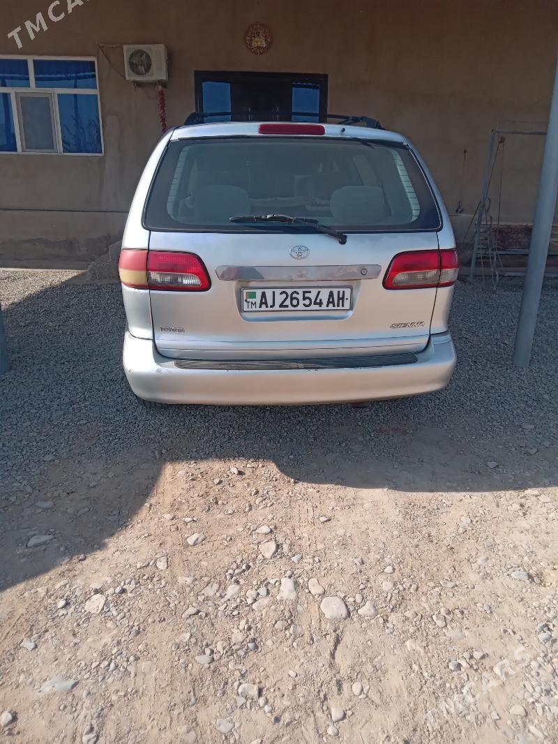 Toyota Sienna 2002 - 170 000 TMT - Теджен - img 2