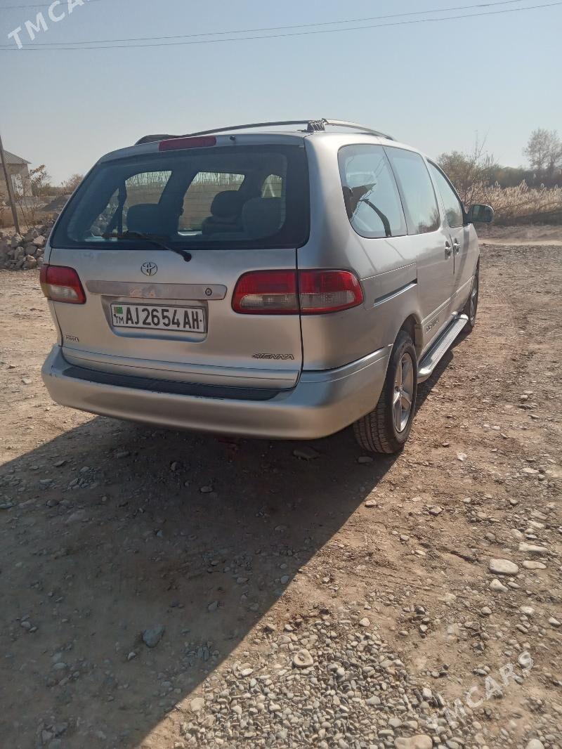 Toyota Sienna 2002 - 170 000 TMT - Теджен - img 4