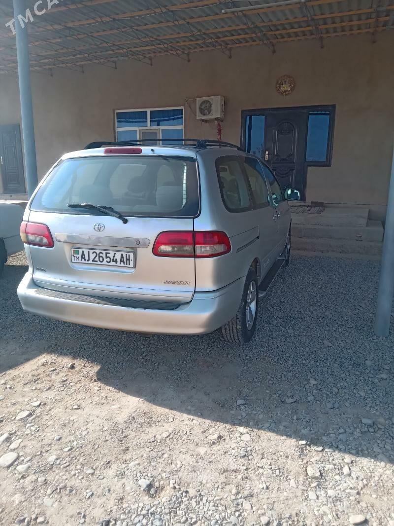 Toyota Sienna 2002 - 170 000 TMT - Теджен - img 9