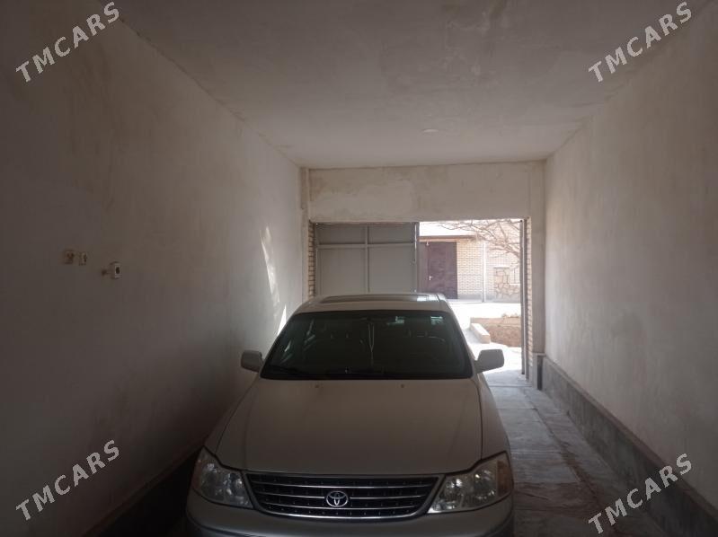 Toyota Avalon 2004 - 240 000 TMT - Darganata - img 2