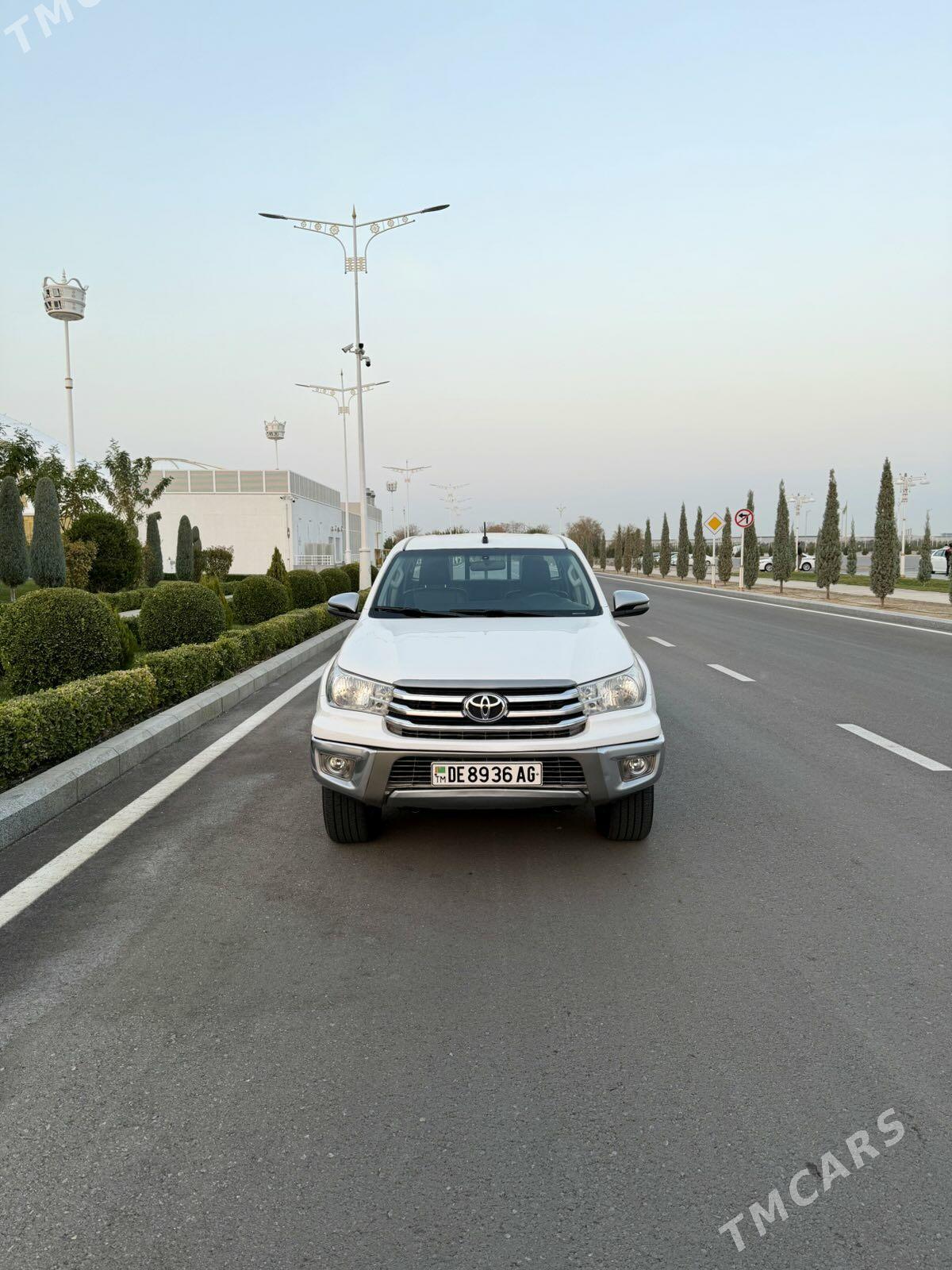Toyota Hilux 2020 - 435 000 TMT - Aşgabat - img 4