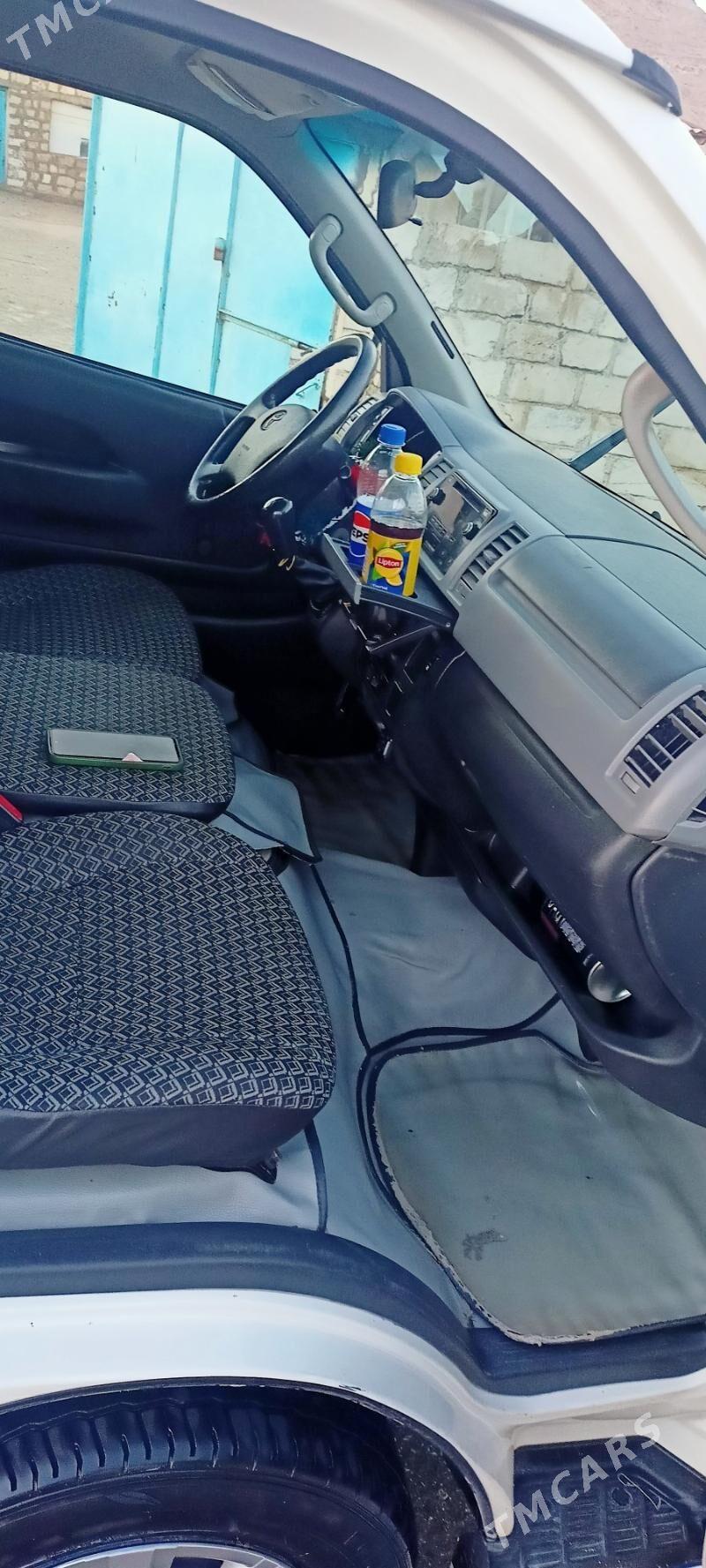 Toyota Hiace 2013 - 325 000 TMT - Türkmenbaşy - img 8