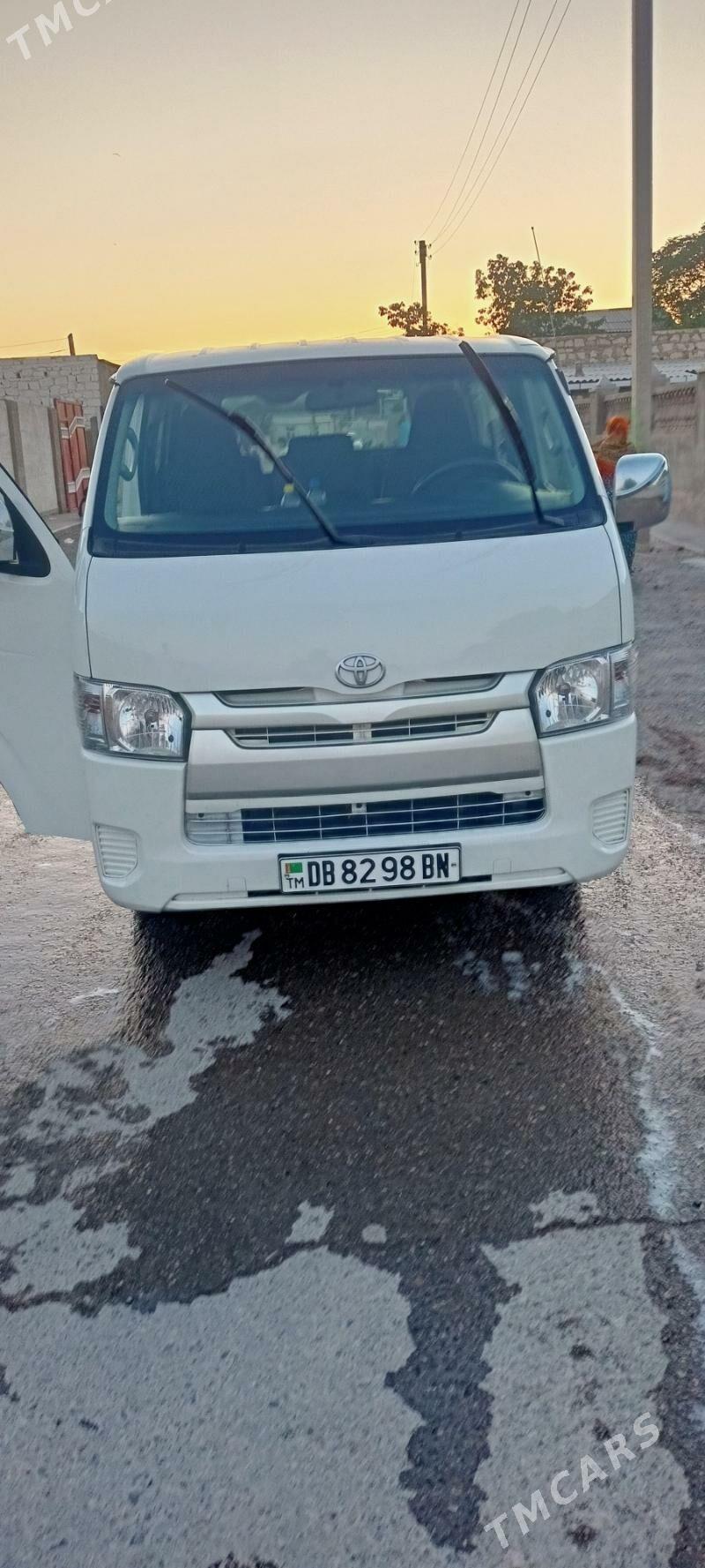 Toyota Hiace 2013 - 325 000 TMT - Türkmenbaşy - img 7