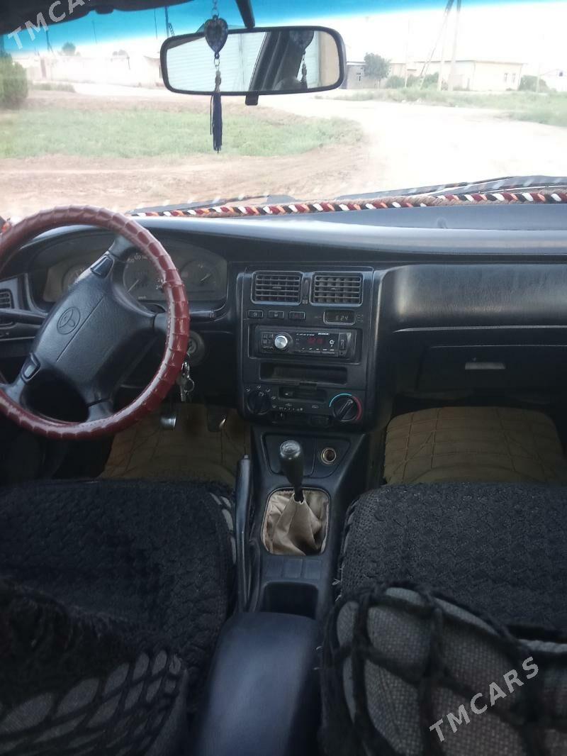 Toyota Carina 1995 - 70 000 TMT - Гурбансолтан Едже - img 5