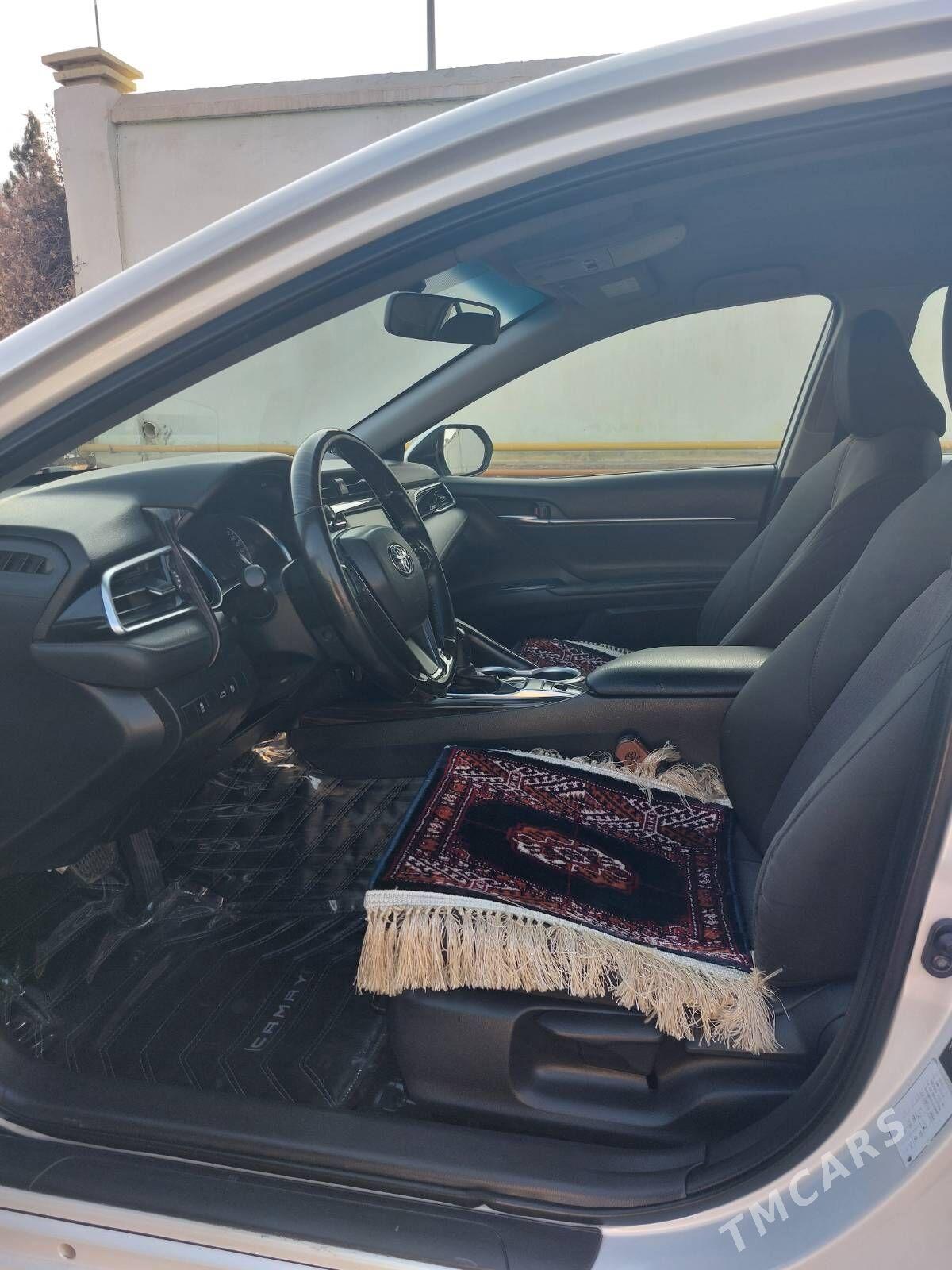 Toyota Camry 2018 - 255 000 TMT - Бузмеин - img 9